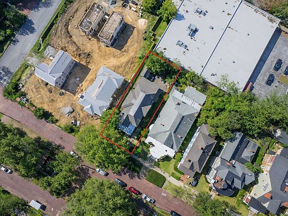 2nd image of 715 Broadway