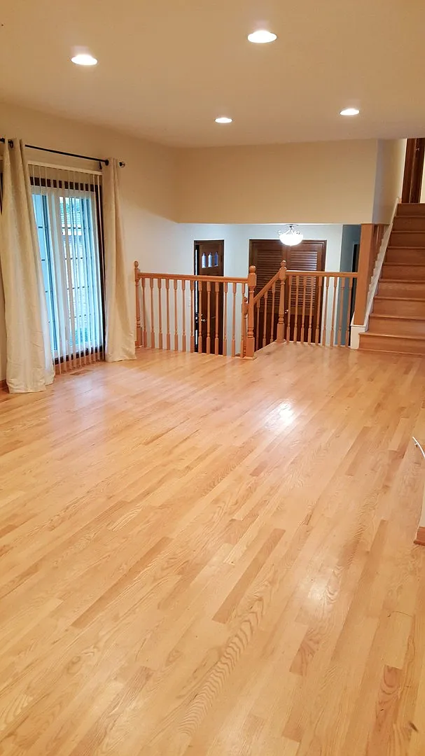 3 bed, 2.5 bath, 1353 sqft, $4,000 — Photo 4