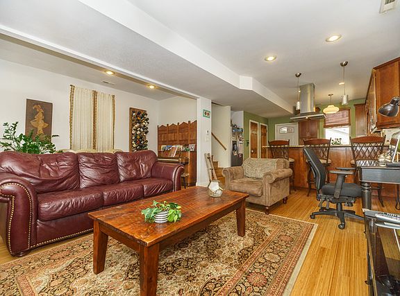 4th image of 3045 N Gresham Ave