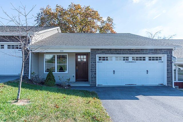 1st image of 104 Weeping Willow Dr