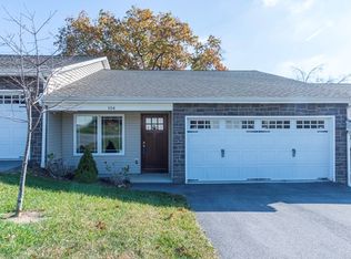 104 Weeping Willow Dr, Abingdon, VA 24210