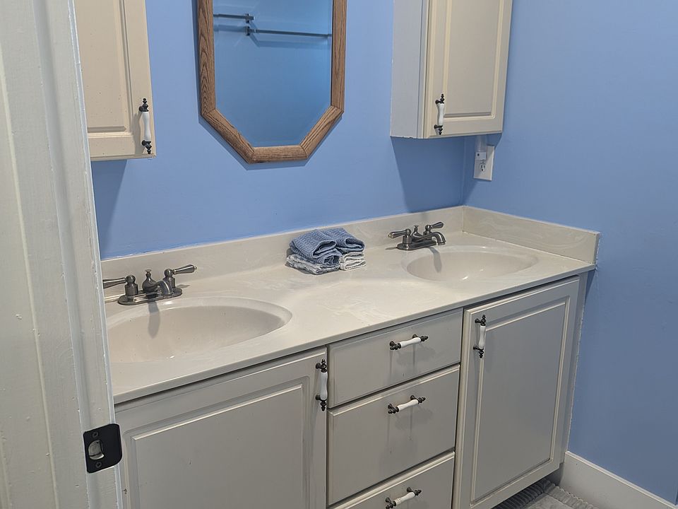 2nd image of 480 Northgate Ct
