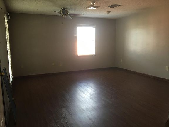 4th image of 202 Gloria St APT 8