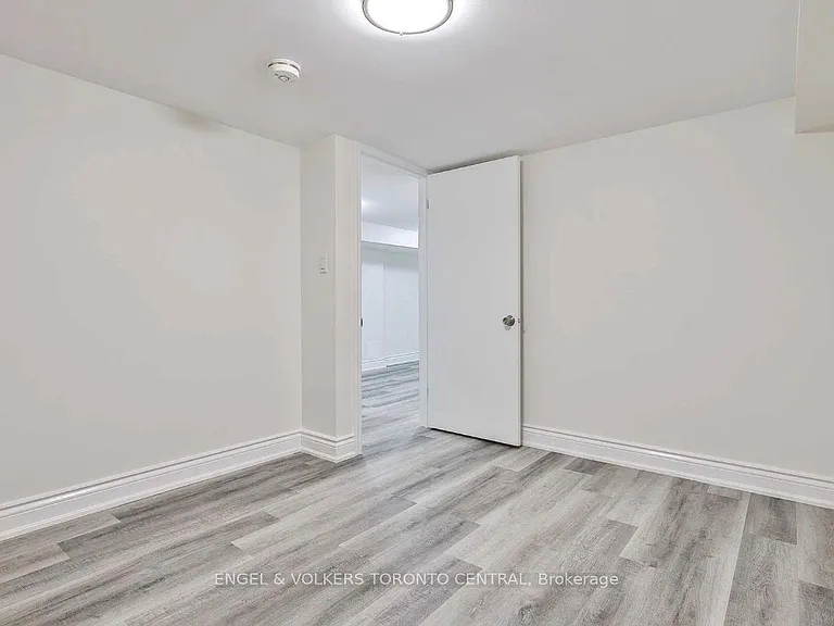 51B Fernwood Park Ave — Photo 20