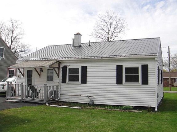 2nd image of 533 Hayward St