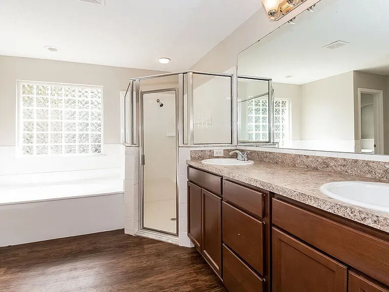 299 Thornbrook Ct — Photo 8