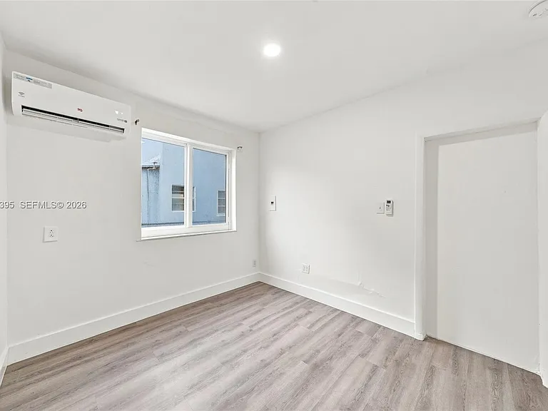 128 NW 9th Ave #7 — Photo 7