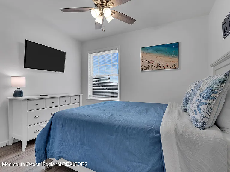 24 Virginia Ave — Photo 29