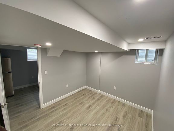 5th image of 25 Traymore St