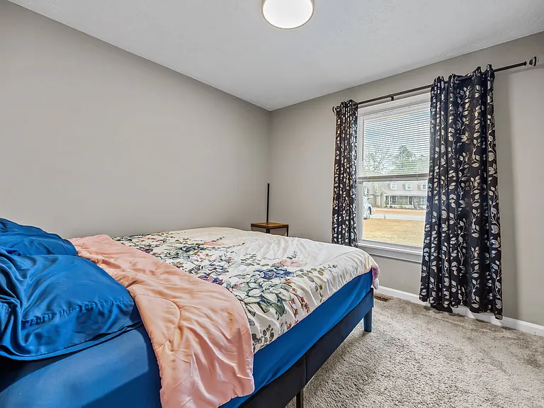 38 Hallmark Dr — Photo 22