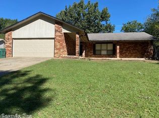 12 W Rockwood Dr, Conway, AR 72034