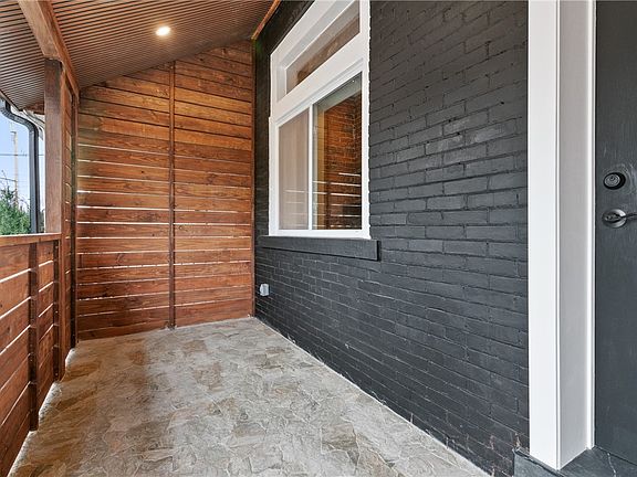 2nd image of 3361 Parkview Ave