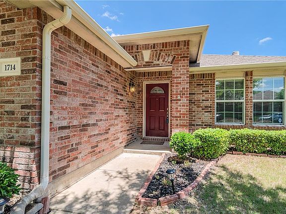 3rd image of 1714 Zavala Dr