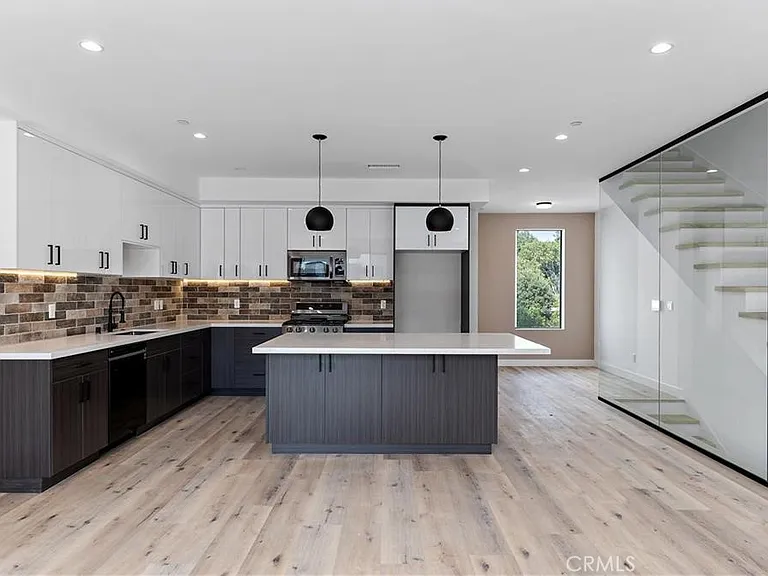 11858 W Flower Ln — Photo 31