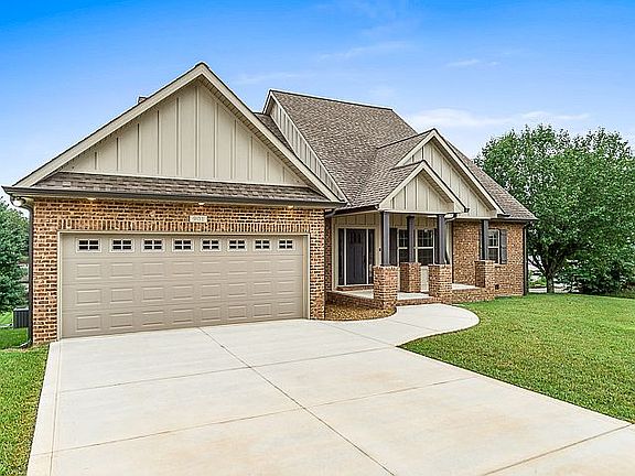 2nd image of 901 River Bend Dr