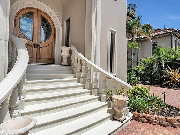 3rd image of 1372 HARBOR DRIVE