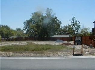 8490 London Plain Ct, Fair Oaks, CA 95628