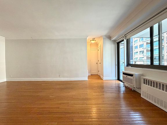 2nd image of 135 W 96th St APT 10H