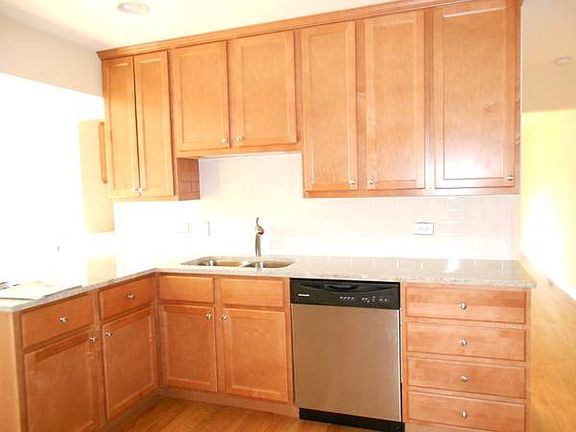 3rd image of 3025 Russett Ln