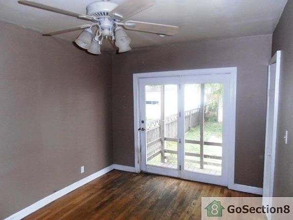 5th image of 3225 N Orange Ave