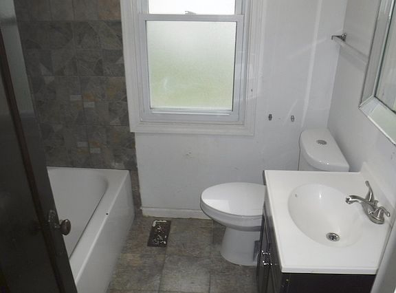 4th image of 52 E 137th Pl