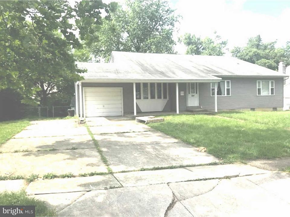 2nd image of 310 Juniper Dr