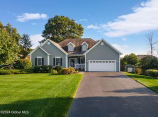 27 Chapel Hill Blvd, Ballston Lake, NY 12019