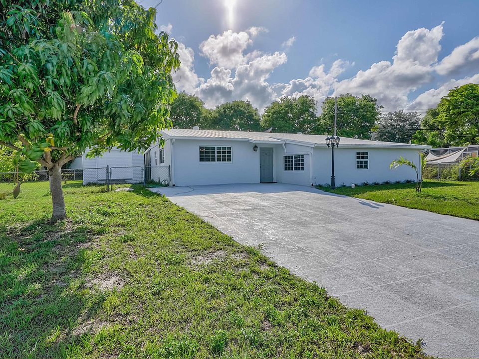 1st image of 9095 Bamboo Dr