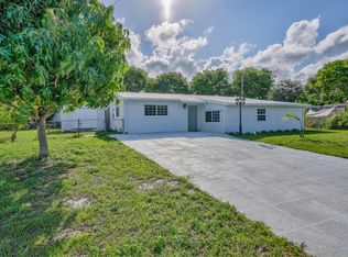9095 Bamboo Dr, Palm Beach Gardens, FL 33410