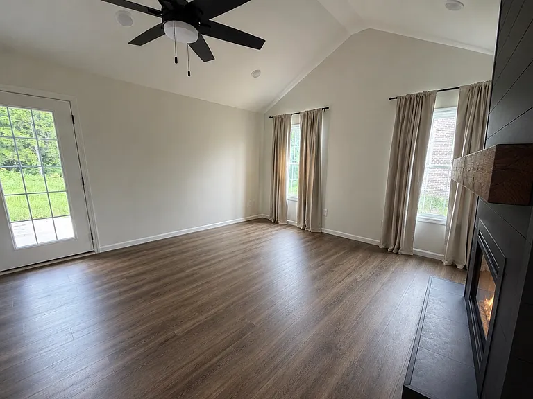 139 Magnolia Dr #1 — Photo 8