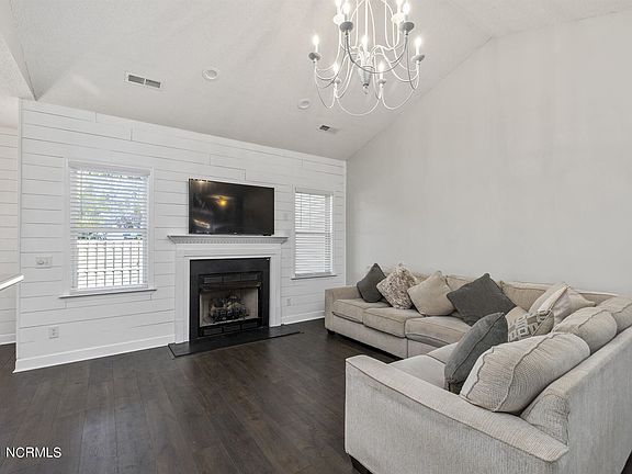 5th image of 4305 Logwood Ct