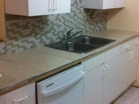 4th image of 1353 Silverado Dr