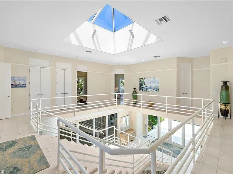 3860 Gordon Dr — Photo 14
