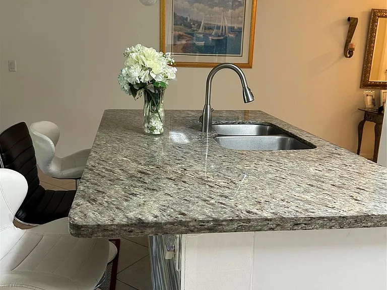 4460 Crystal Lake Dr — Photo 10