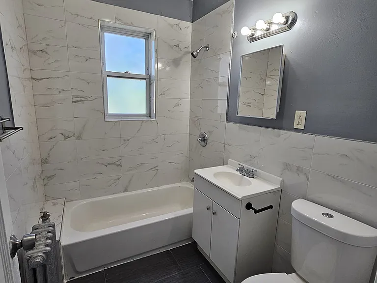 160 Grumman Ave #207 — Photo 5