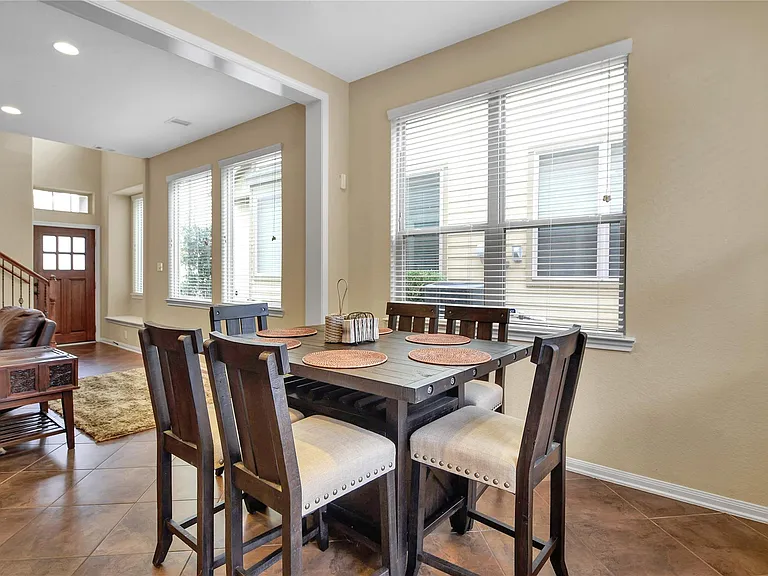 21 Cheswood Manor Dr — Photo 10