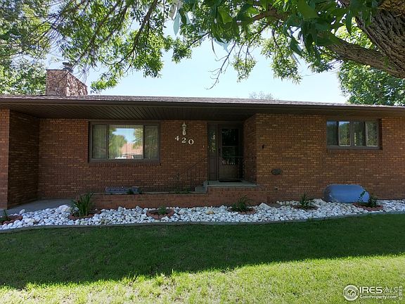 2nd image of 420 Dahlia St