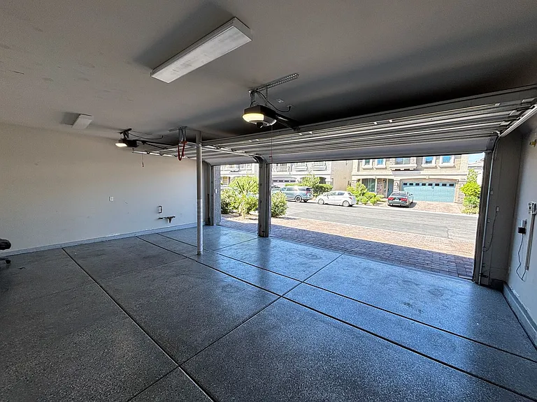 11194 Formosa Springs Ct — Photo 58