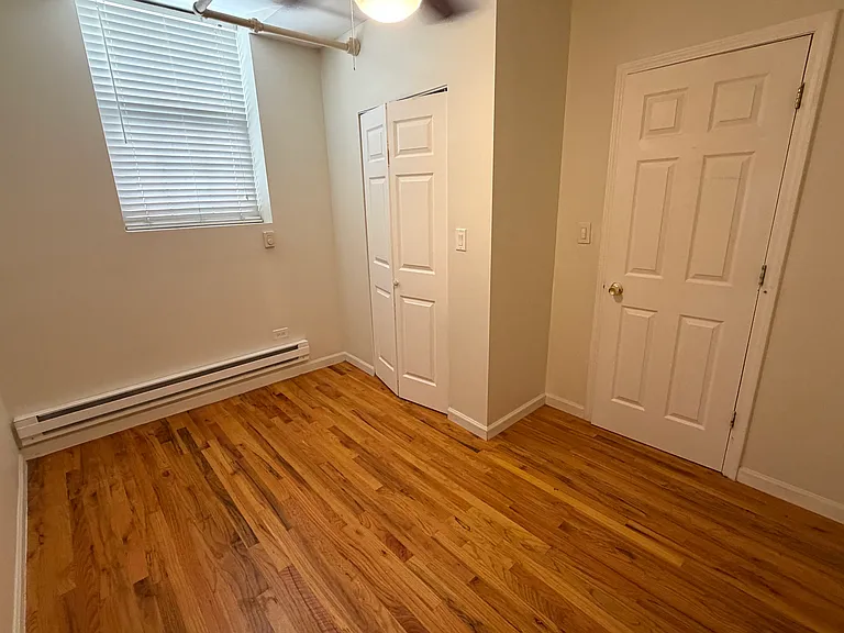 1812 W Chase Ave #G — Photo 11