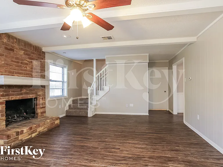 11914 Gardenglen Dr — Photo 4