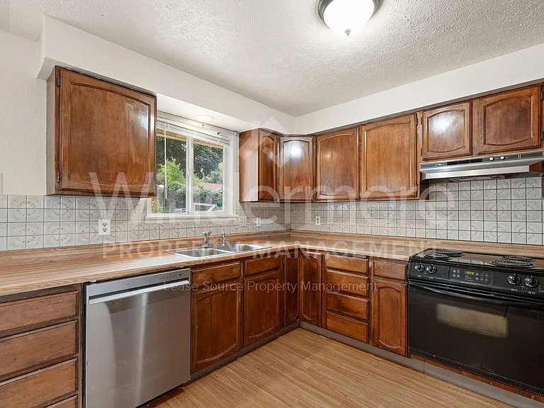 3828 E 7th Ave — Photo 12