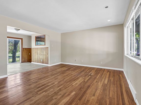 4th image of 1016 Forestwood Dr