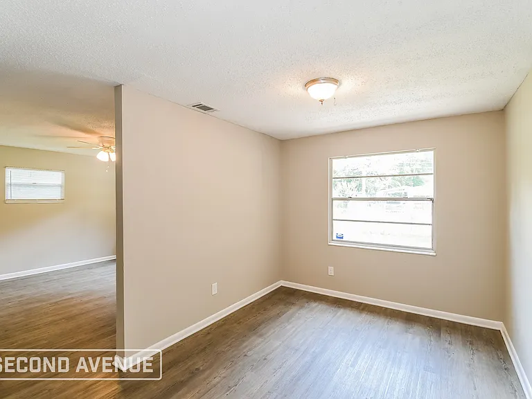 2939 W 4th St — Photo 7