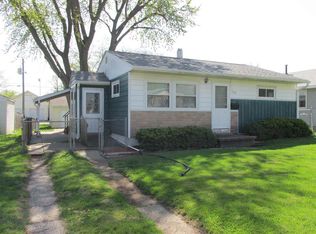 1323 S Michigan Ave, Davenport, IA 52802