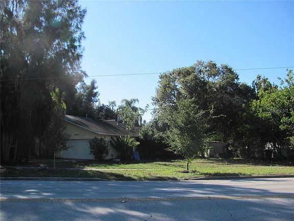 2nd image of 100 83rd Ave N