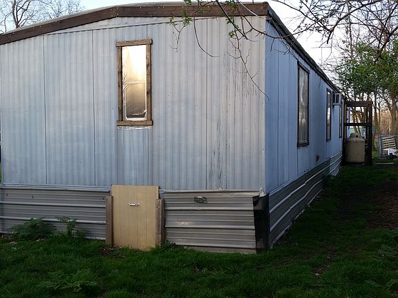 3rd image of 710 Miller St
