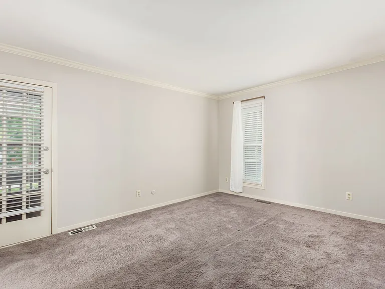 1589 Arlington Ave — Photo 20