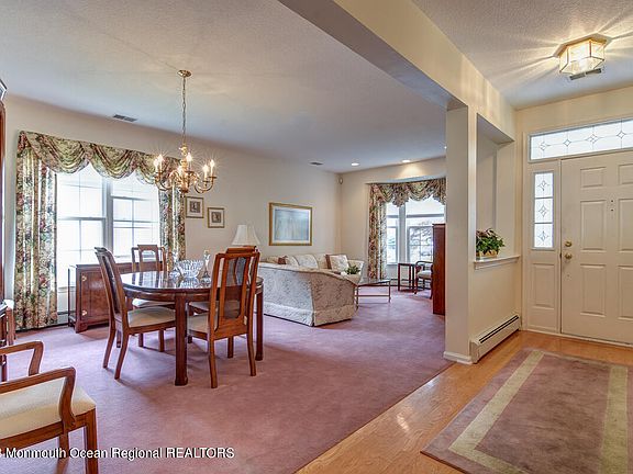 2nd image of 12 Amberlands Court