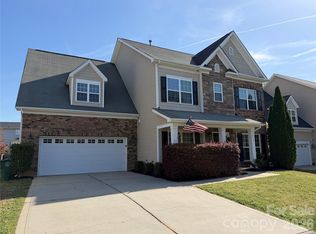 3215 Shadowy Retreat Dr, Matthews, NC 28104