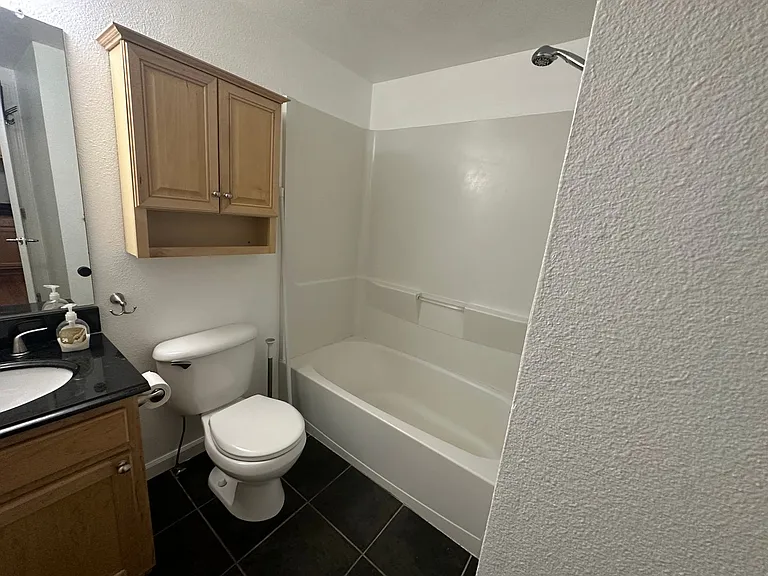 1405 Broadway St #208 — Photo 7